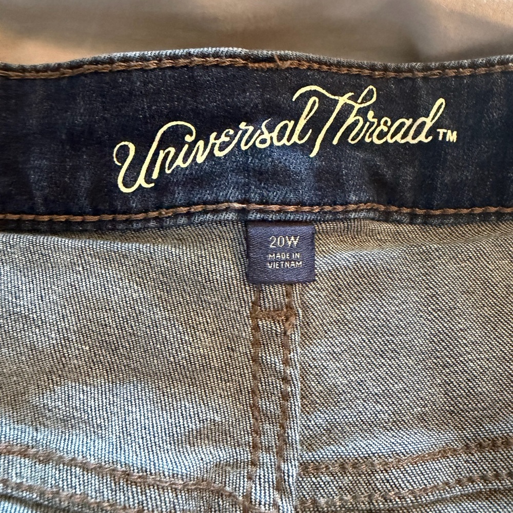 Universal Thread Blue Distressed Denim Shorts - Picture 4 of 8